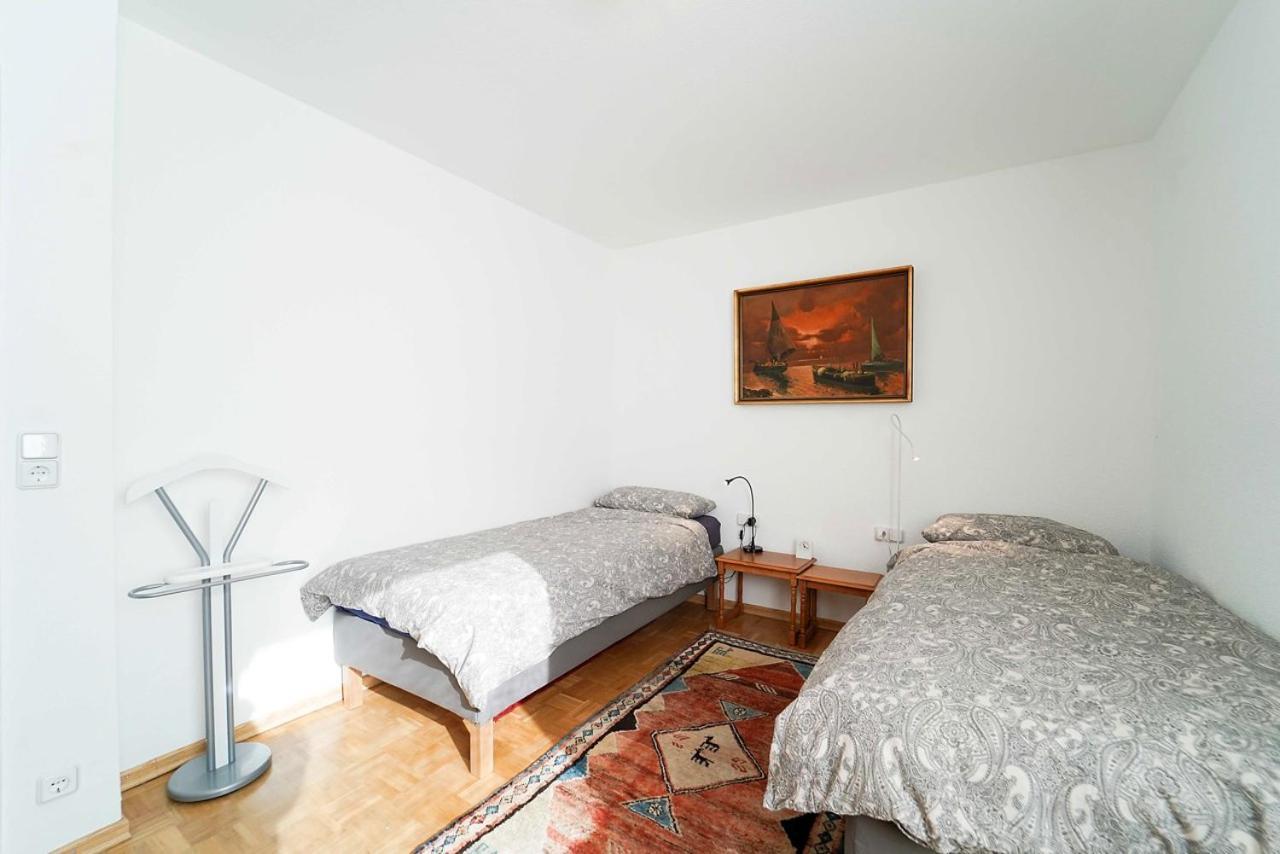 Ferienwohnung Im Haus Lotus Mit Grossem Balkon Und Garten Bad Urach Buitenkant foto